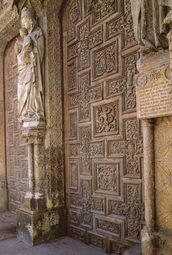 P&oacute;rtco catedral de Le&oacute;n. La V&iacute;rgen Blanca