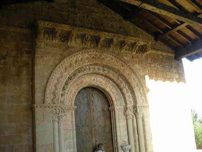 Iglesia rom&aacute;nica de Santa Mar&iacute;a de Narzana (Sariego-Asturias)