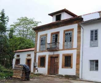 Casona de Díaz-Campomanes en Cayés (Asturias)