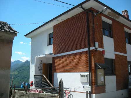 Albergue de peregrinos de Pajares (Asturias). Camino del Salvadr
