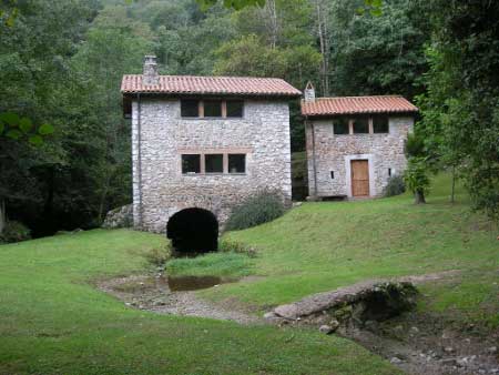 Molino de agua en el r&iacute;o Cabra (La Borbolla-Llanes)