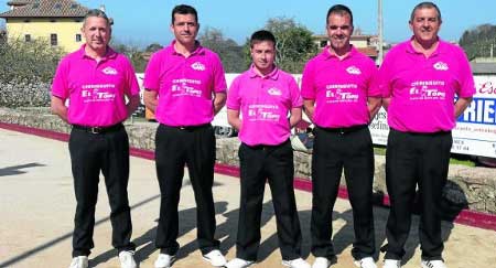 Campeones de bolos palma de Rivadedeva (Asturias)