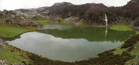 Lago Bricial de Covadonga (Asturias).